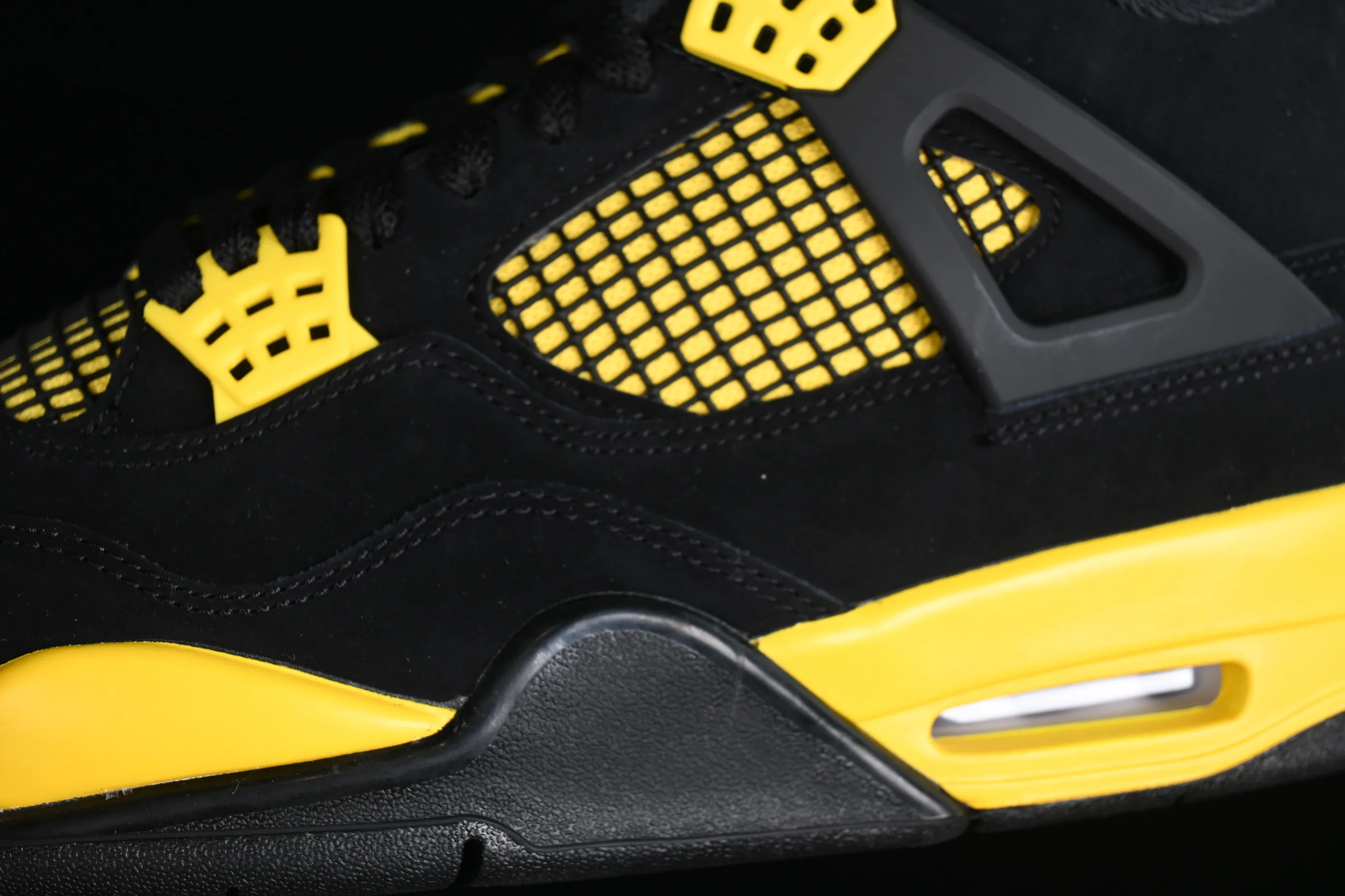 All categories Air Jordan Jordan series basketball shoes Air Jordan 4 LJR version Air Jordan 4 "Thunder" AJ4 Joe 4 Thunder replica basketball shoes DH6927-017